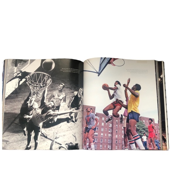 The College Basketball Book- Sports Illustrated - Picture 3 of 4